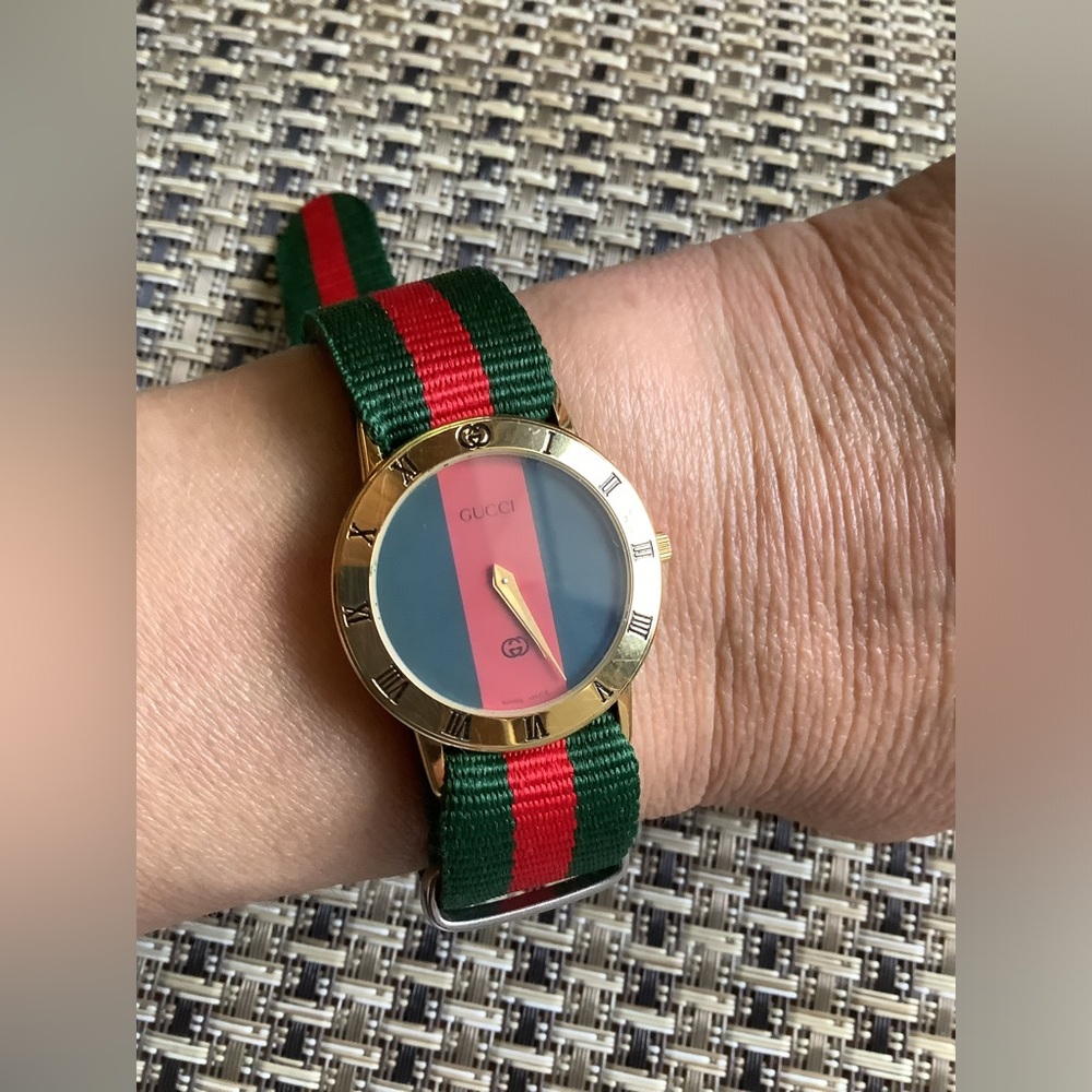 Gucci Gold-Tone watch for young man or lady ❤️💚
